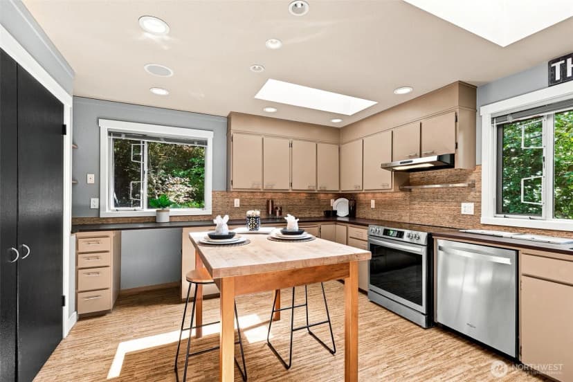 Property photo for 9375 Ne Eric Avenue, Bainbridge Island photo 5