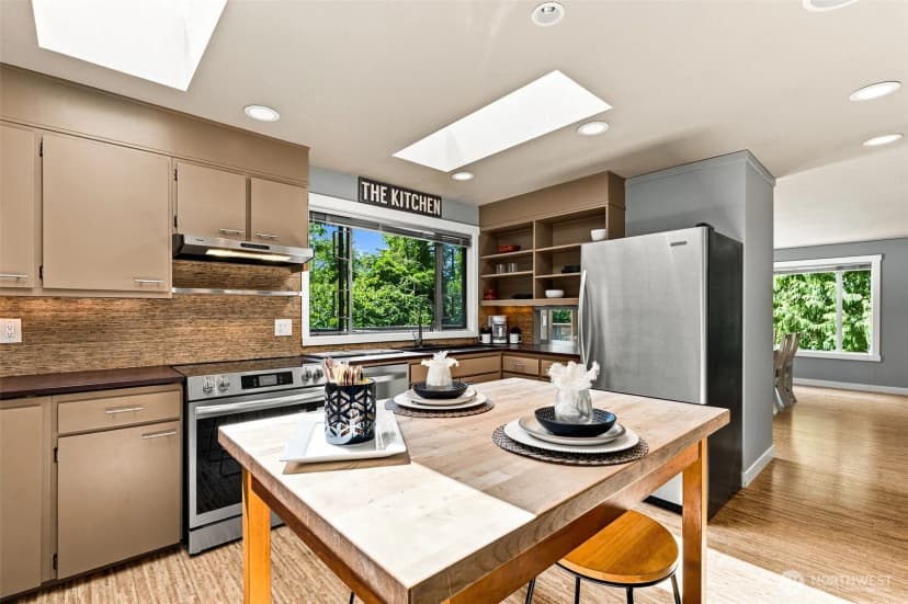 Property photo for 9375 Ne Eric Avenue, Bainbridge Island photo 6