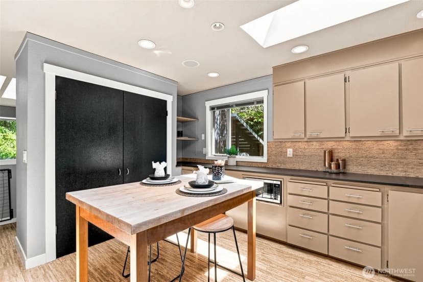 Property photo for 9375 Ne Eric Avenue, Bainbridge Island photo 8