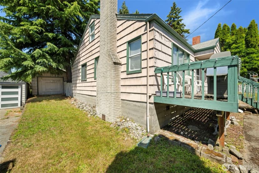Property photo for 122 Nw 103rd Street, Seattle photo 2