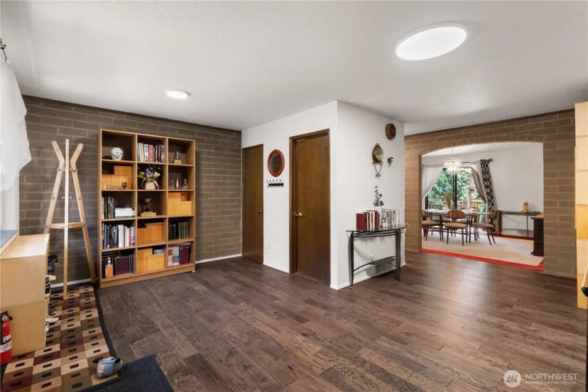 Property photo for 16058 36th Avenue Ne, Lake Forest Park photo 4