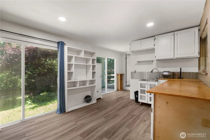 Property photo for 16058 36th Avenue Ne, Lake Forest Park photo 33