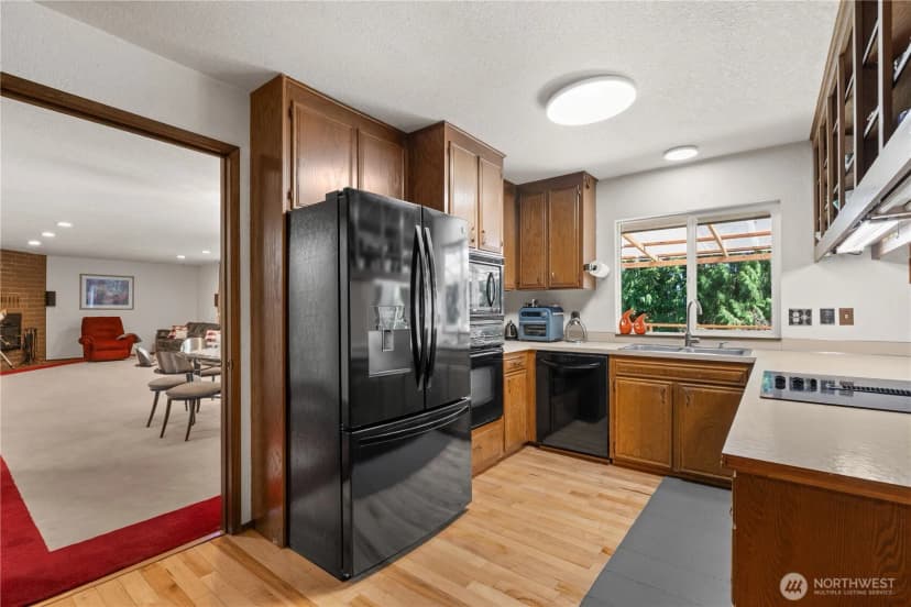 Property photo for 16058 36th Avenue Ne, Lake Forest Park photo 12