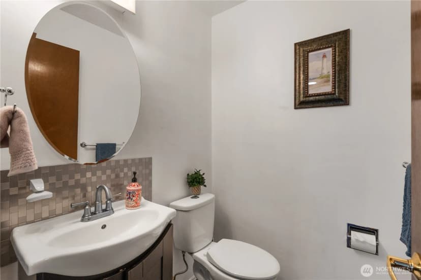 Property photo for 16058 36th Avenue Ne, Lake Forest Park photo 23