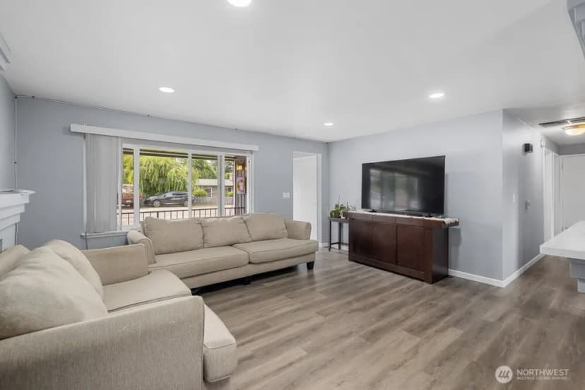 Property photo for 2406 Ne 24th Street, Renton photo 7