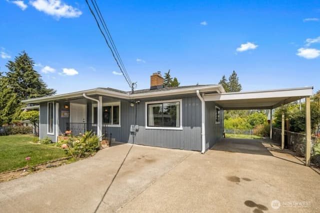 Property photo for 2406 Ne 24th Street, Renton photo 3