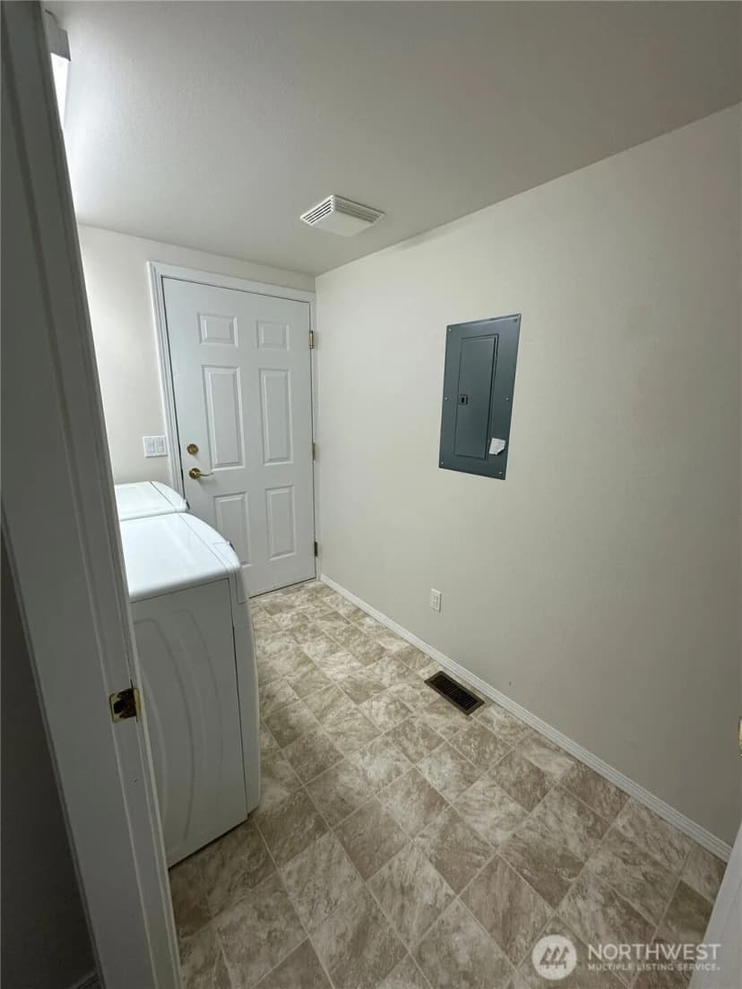 Property photo for 523 W Kellogg Road, Bellingham photo 20