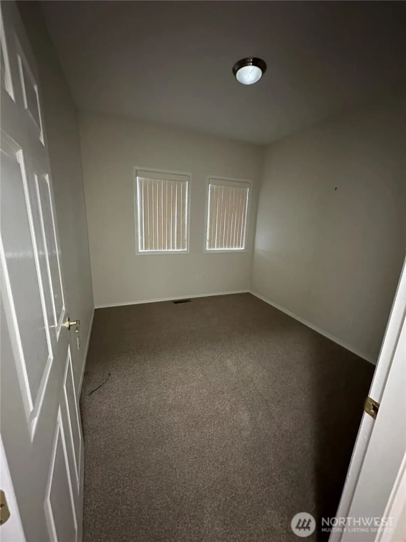 Property photo for 523 W Kellogg Road, Bellingham photo 16