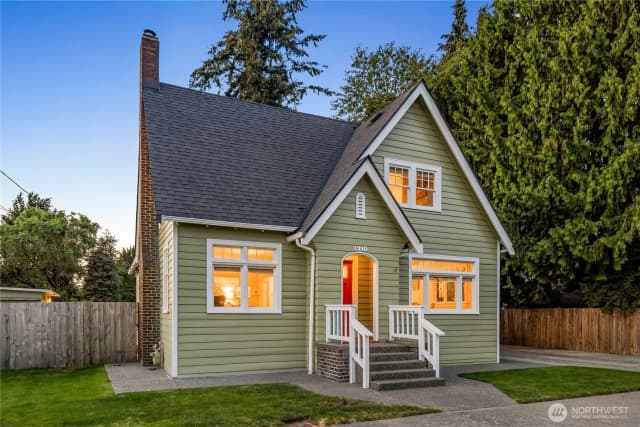 Property photo for 1210 N 2nd Street, Renton photo 2