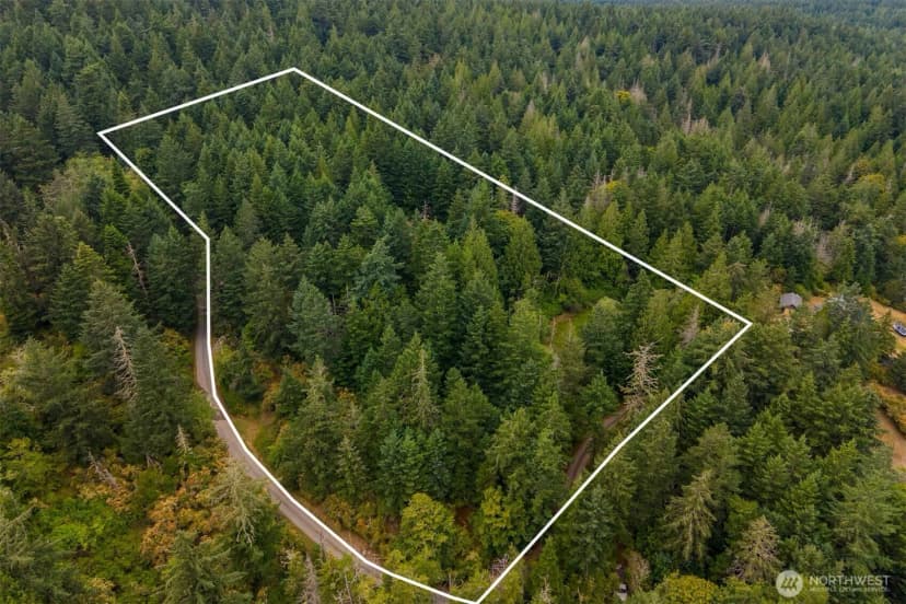Property photo for 1087 Cady Mountain Road, San Juan Island photo 2
