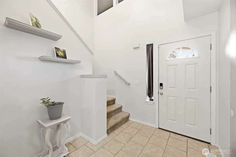 Property photo for 303 E Highland Drive, Arlington photo 5