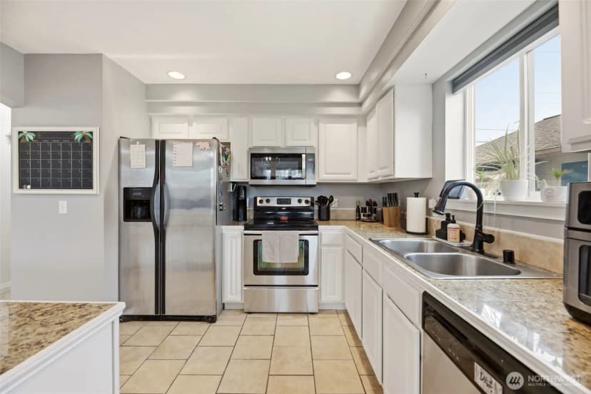 Property photo for 303 E Highland Drive, Arlington photo 14