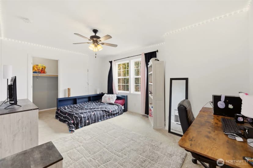 Property photo for 303 E Highland Drive, Arlington photo 23