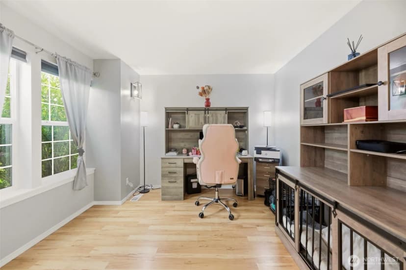 Property photo for 303 E Highland Drive, Arlington photo 6