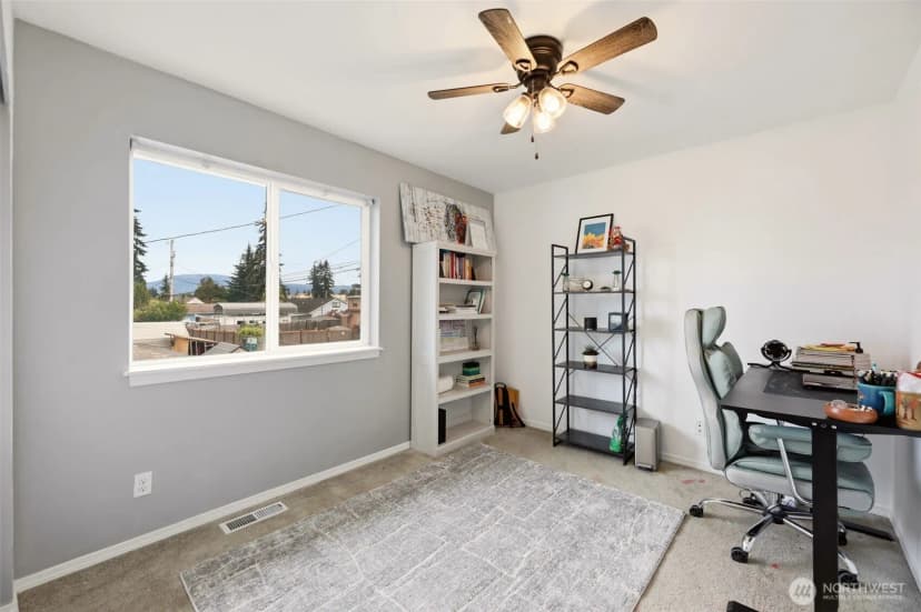 Property photo for 303 E Highland Drive, Arlington photo 24