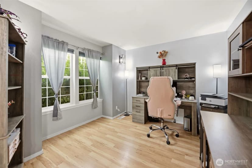 Property photo for 303 E Highland Drive, Arlington photo 7