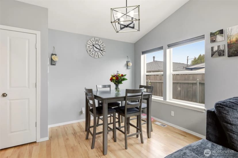 Property photo for 303 E Highland Drive, Arlington photo 16