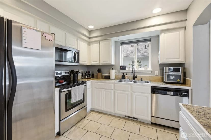 Property photo for 303 E Highland Drive, Arlington photo 13