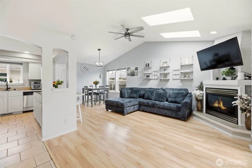 Property photo for 303 E Highland Drive, Arlington photo 10
