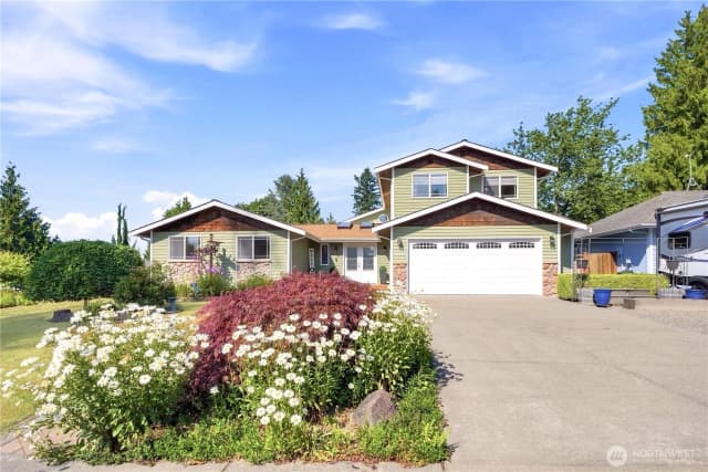 Property photo for 20611 6th Place W, Lynnwood photo 2