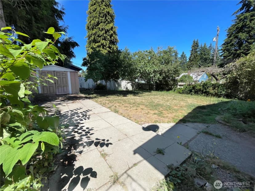 Property photo for 14301 Meridian Avenue N, Seattle photo 13