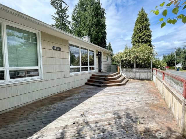 Property photo for 14301 Meridian Avenue N, Seattle photo 2