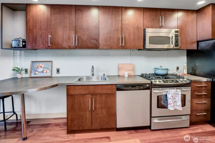 Property photo for 910 Lenora Street #s1004, Seattle photo 7