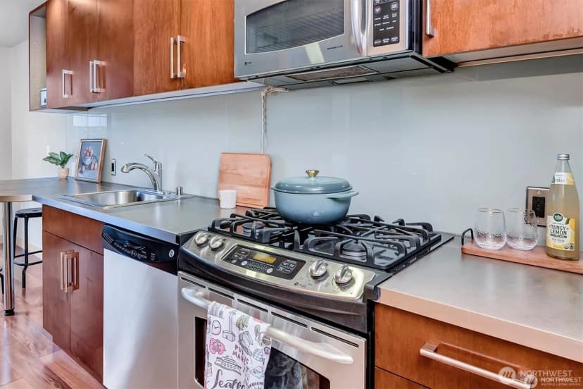 Property photo for 910 Lenora Street #s1004, Seattle photo 6
