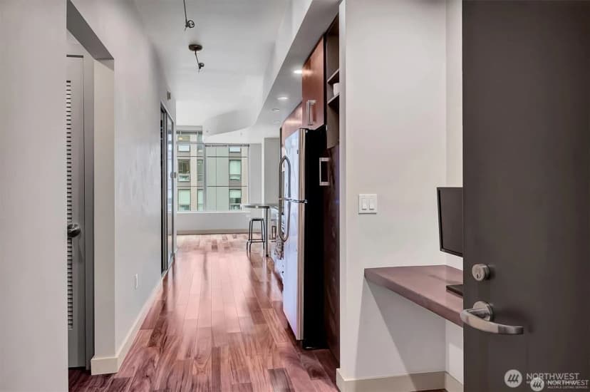 Property photo for 910 Lenora Street #s1004, Seattle photo 4
