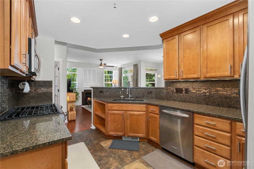 Property photo for 1855 Se Trossachs Boulevard #2001, Sammamish photo 12