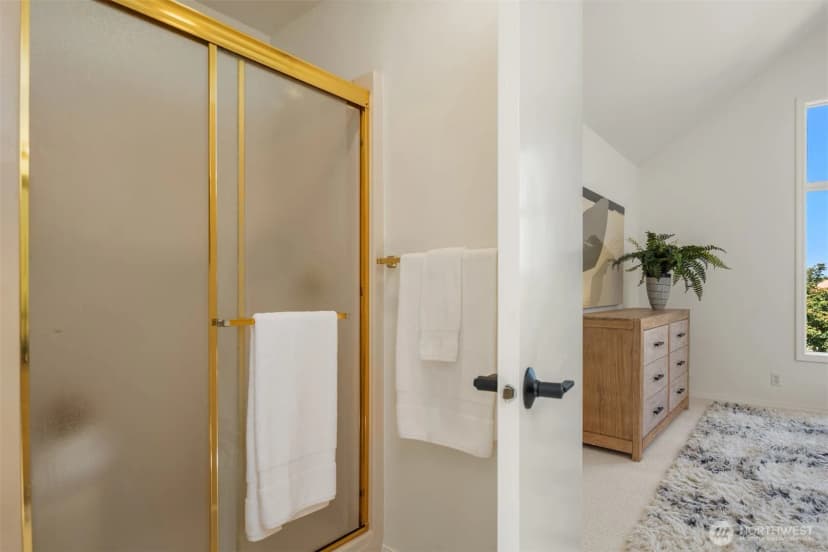 Property photo for 11405 Ne 104th Street, Kirkland photo 22
