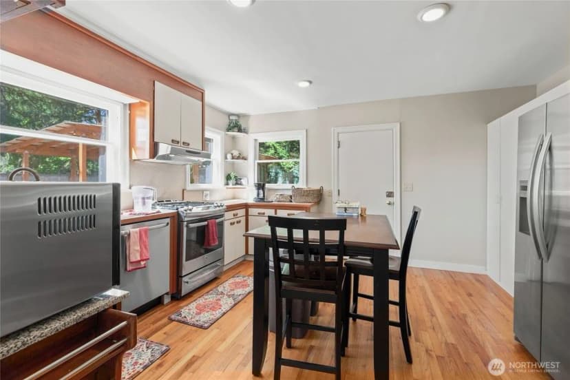 Property photo for 10655 132nd Avenue Ne, Kirkland photo 12
