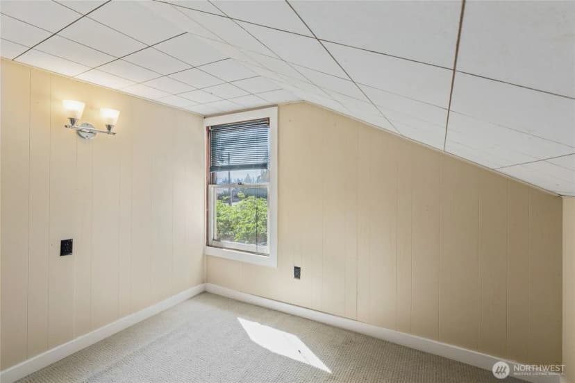 Property photo for 10655 132nd Avenue Ne, Kirkland photo 9