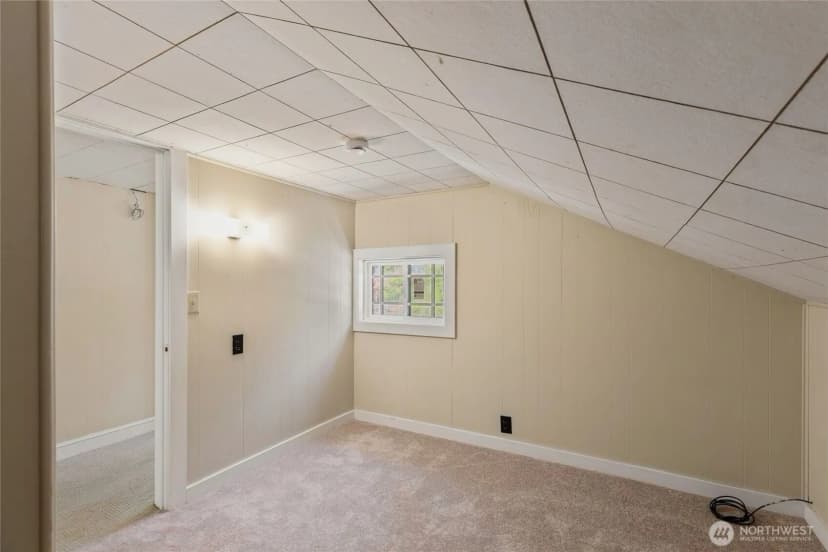 Property photo for 10655 132nd Avenue Ne, Kirkland photo 6