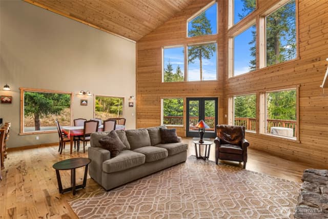 Property photo for 6725 Forest Ridge Drive, Wenatchee photo 5