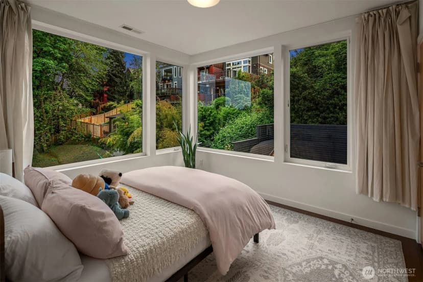 Property photo for 431 26th Avenue E, Seattle photo 24