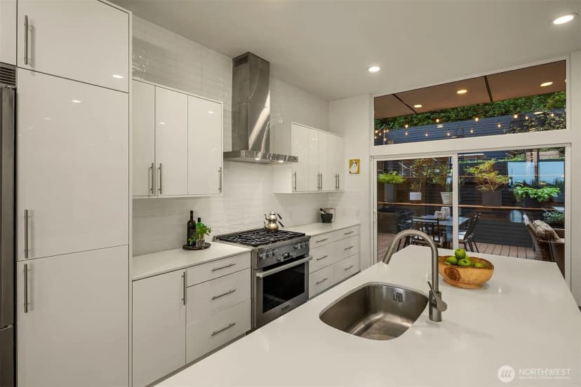 Property photo for 431 26th Avenue E, Seattle photo 13