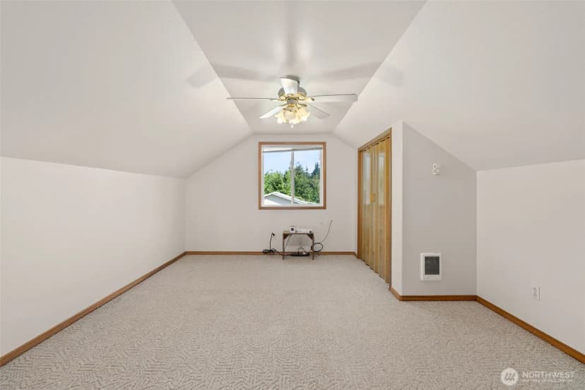 Property photo for 4 Bayshore Road, South Bend photo 23