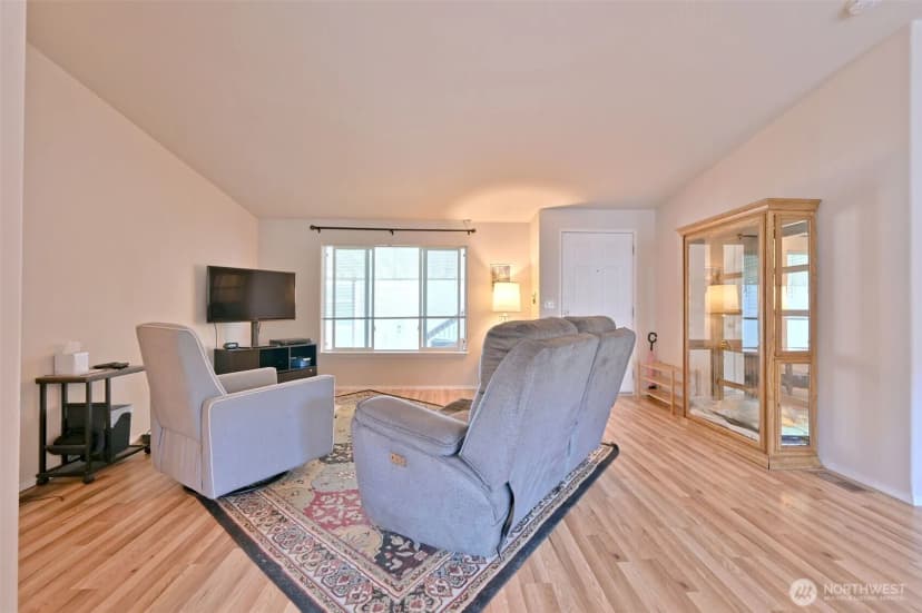 Property photo for 2012 94th Street Ct E, Tacoma photo 5