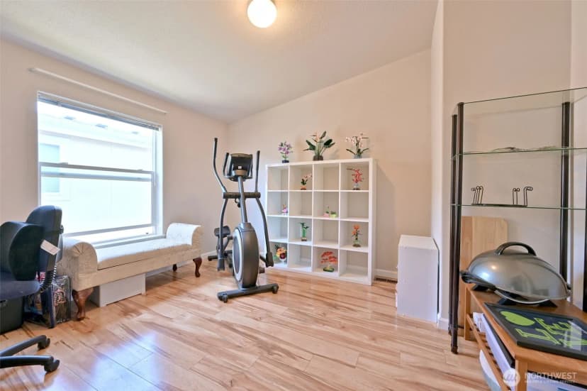 Property photo for 2012 94th Street Ct E, Tacoma photo 12