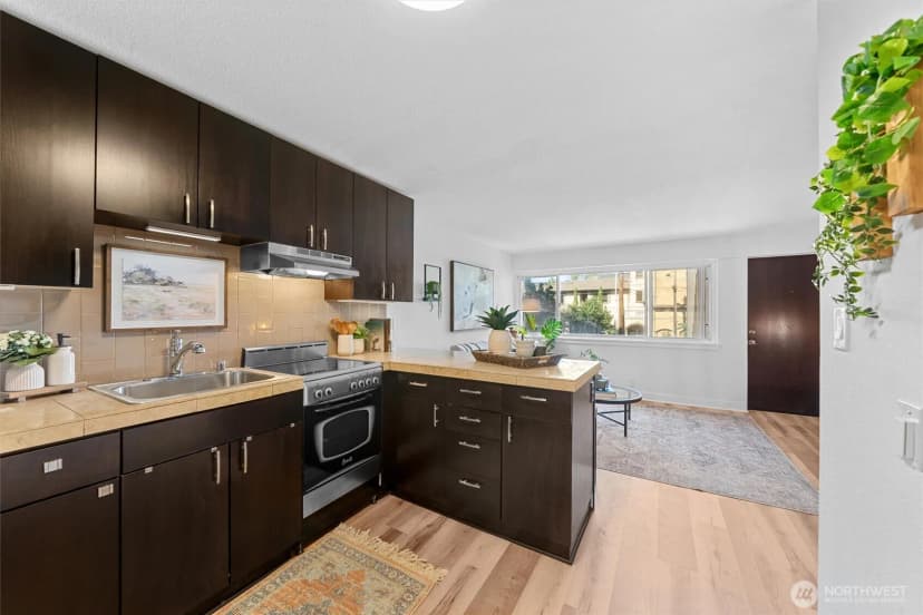 Property photo for 752 Bellevue Avenue E #212, Seattle photo 6