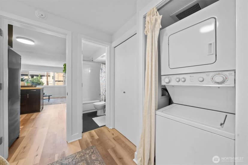 Property photo for 752 Bellevue Avenue E #212, Seattle photo 11
