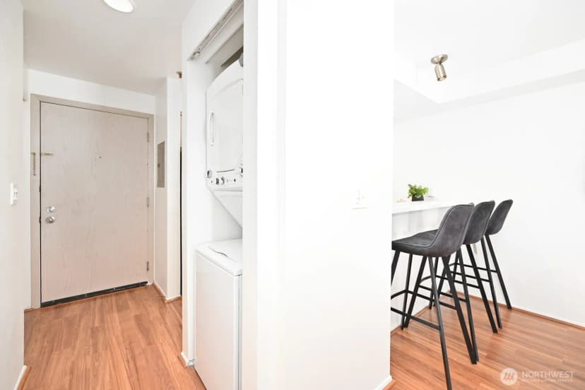 Property photo for 530 Melrose Avenue E #605, Seattle photo 6