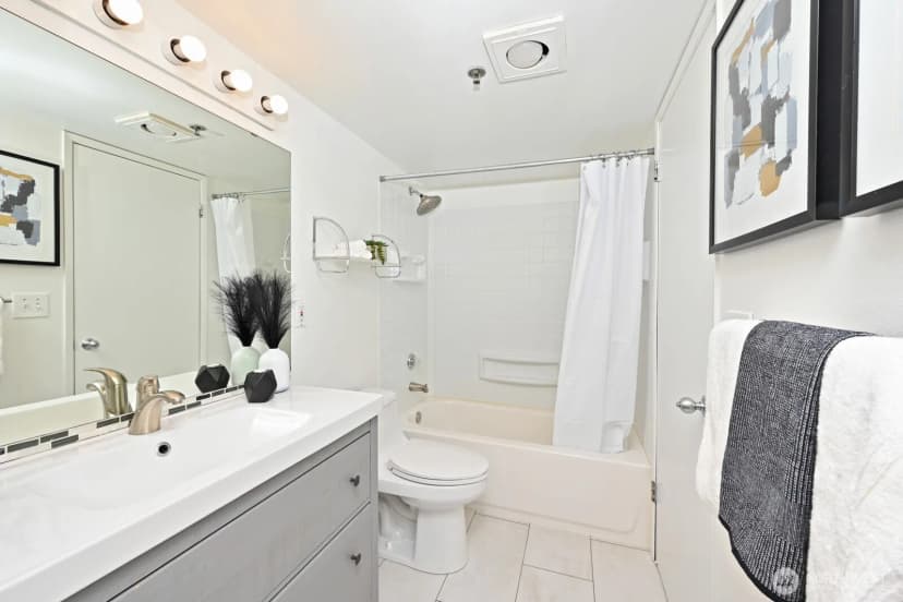 Property photo for 530 Melrose Avenue E #605, Seattle photo 24