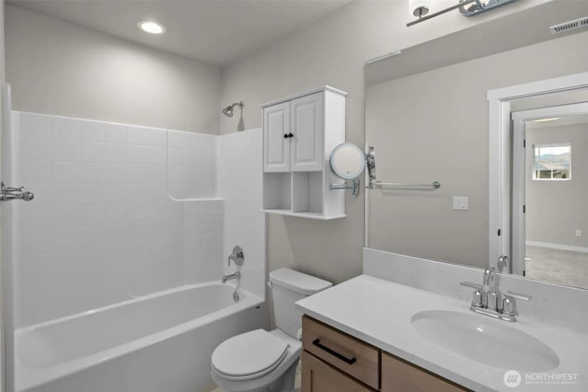 Property photo for 639 S Kent Avenue, East Wenatchee photo 29