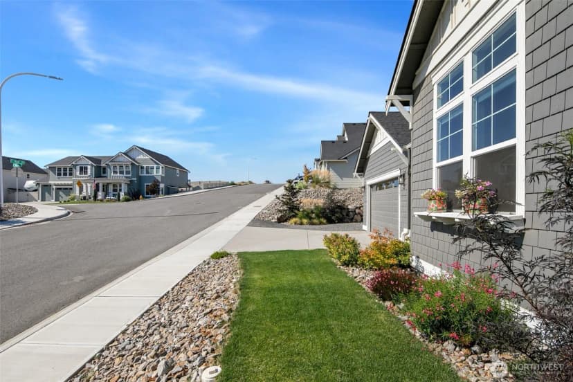 Property photo for 639 S Kent Avenue, East Wenatchee photo 38