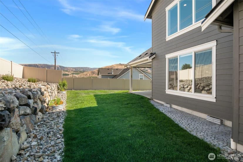 Property photo for 639 S Kent Avenue, East Wenatchee photo 32