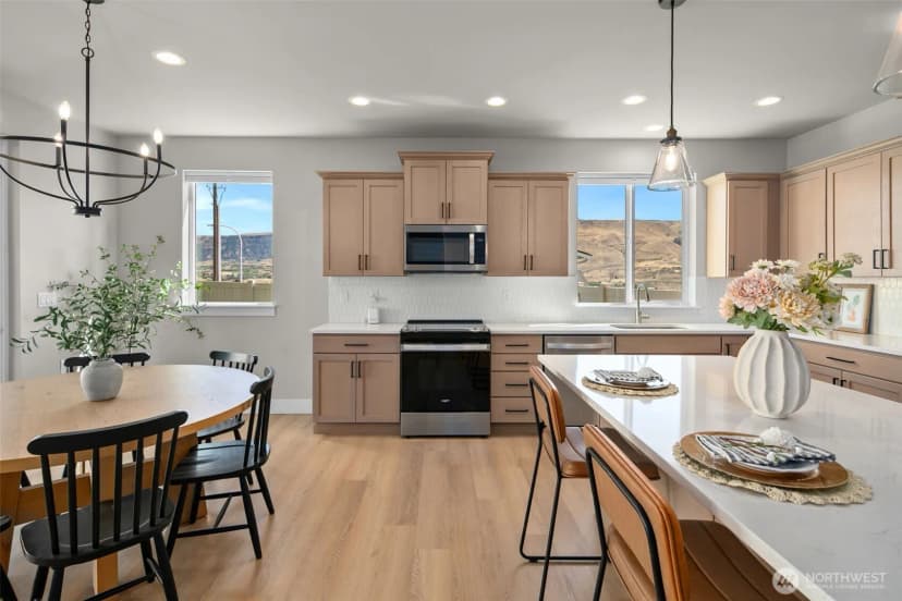 Property photo for 639 S Kent Avenue, East Wenatchee photo 3