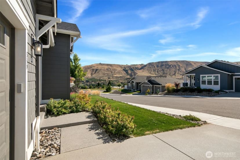 Property photo for 639 S Kent Avenue, East Wenatchee photo 36