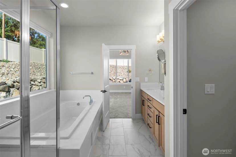 Property photo for 639 S Kent Avenue, East Wenatchee photo 25